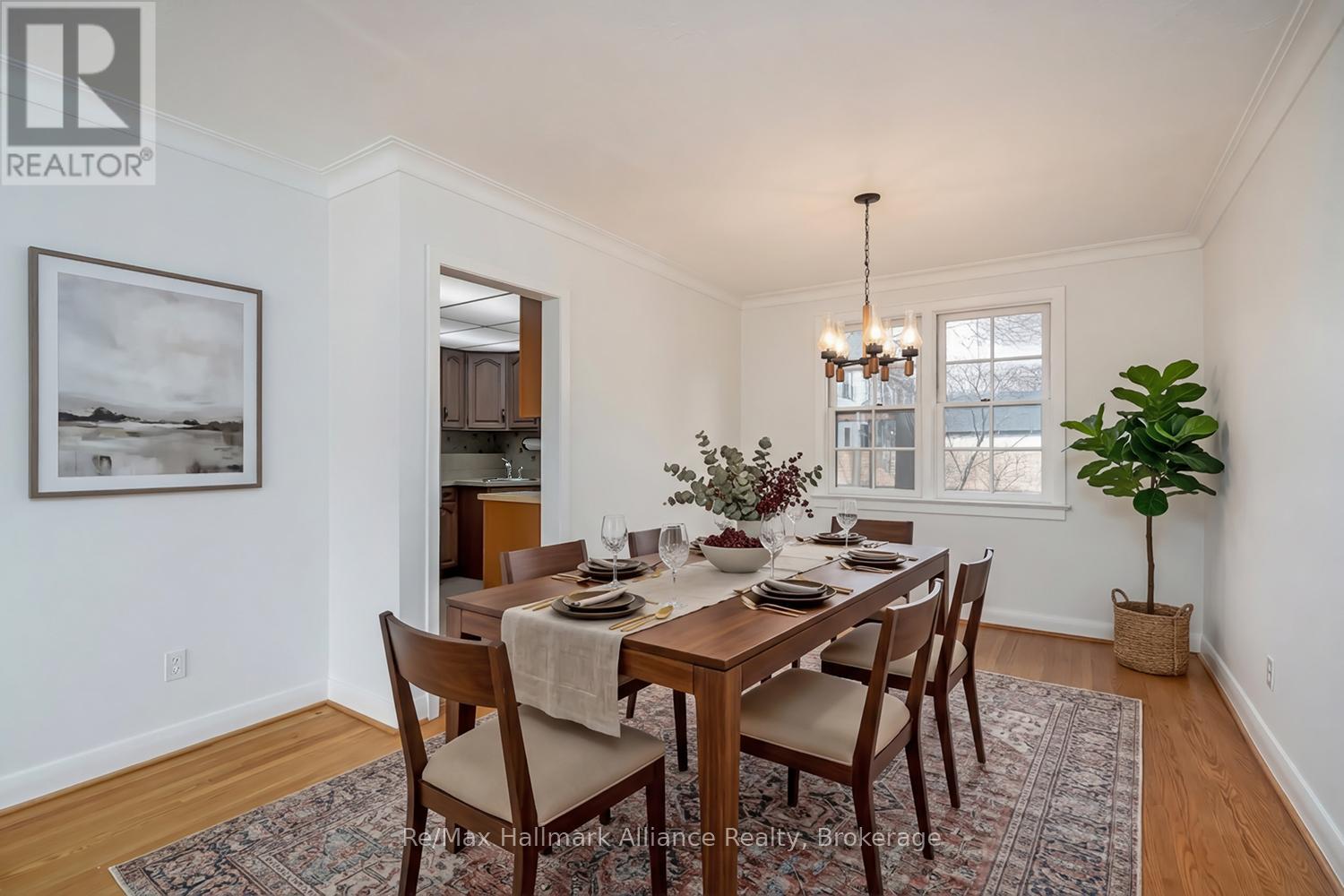 283 Spruce Street, Oakville, Ontario  L6J 2G8 - Photo 9 - W12949948