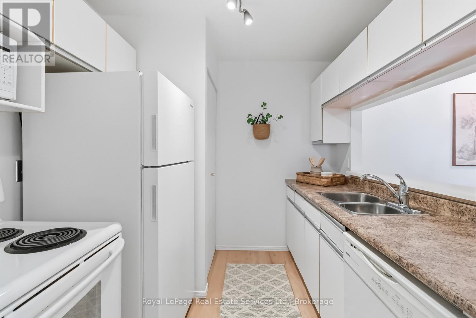 921 - 1450 Glen Abbey Gate, Oakville, Ontario  L6M 2V7 - Photo 11 - W12949966