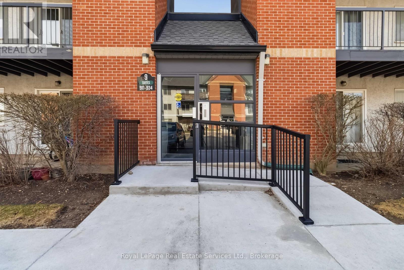 921 - 1450 Glen Abbey Gate, Oakville, Ontario  L6M 2V7 - Photo 3 - W12949966