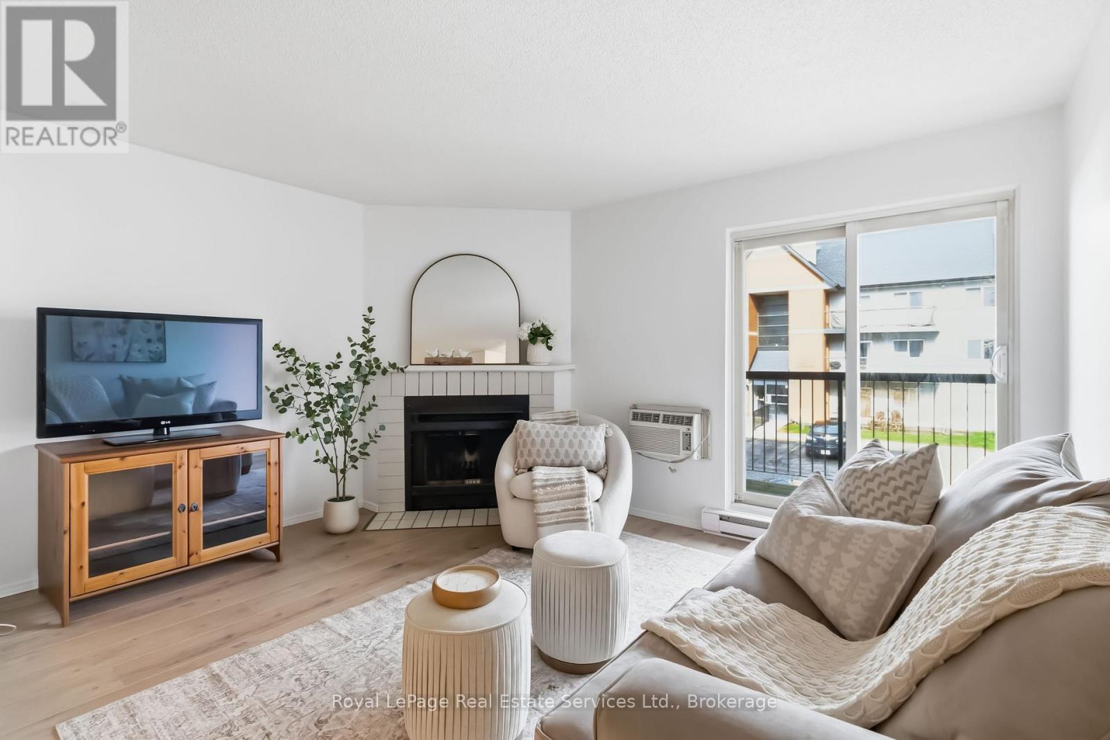 921 - 1450 Glen Abbey Gate, Oakville, Ontario  L6M 2V7 - Photo 4 - W12949966