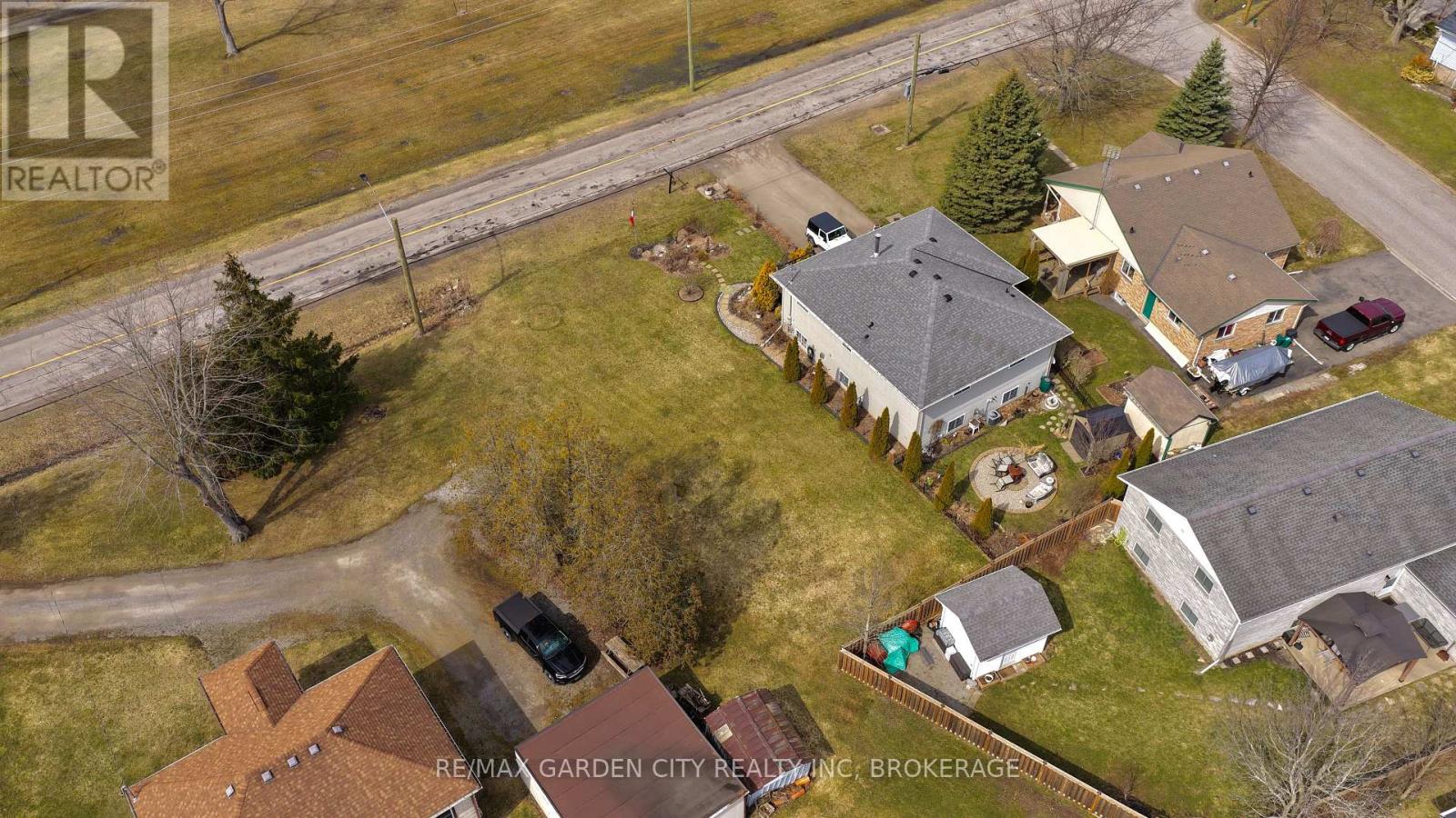 156 Kingsway, Welland, Ontario  L3B 3N9 - Photo 4 - X12949638