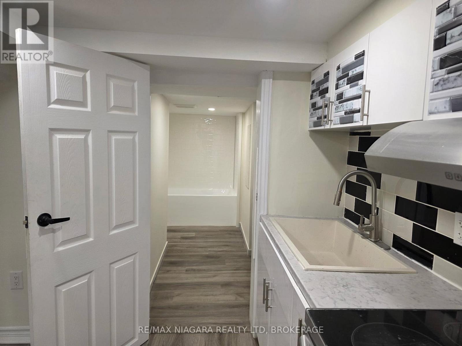 12 Nickel Street, Port Colborne, Ontario  L3K 1A9 - Photo 3 - X12949664