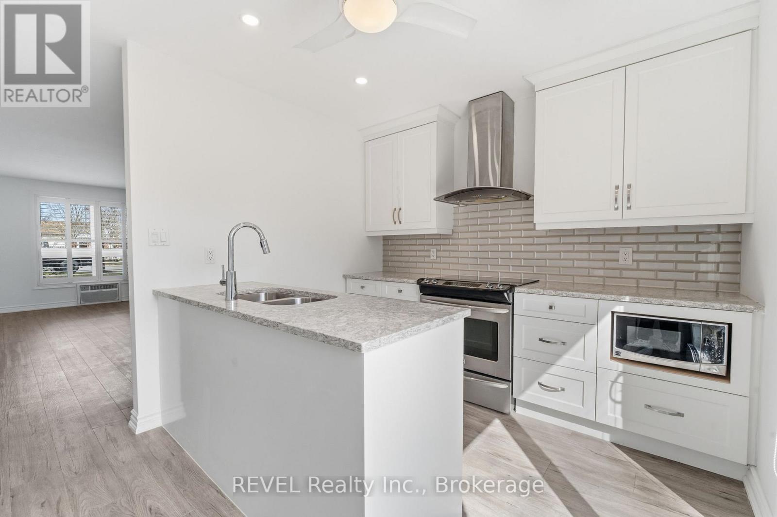 10 - 226 Vansickle Road, St. Catharines, Ontario  L2S 2S7 - Photo 13 - X12949708