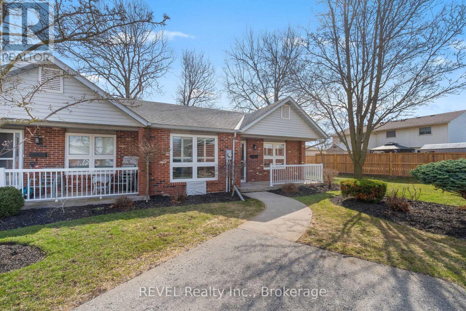 10 - 226 Vansickle Road, St. Catharines, Ontario  L2S 2S7 - Photo 2 - X12949708