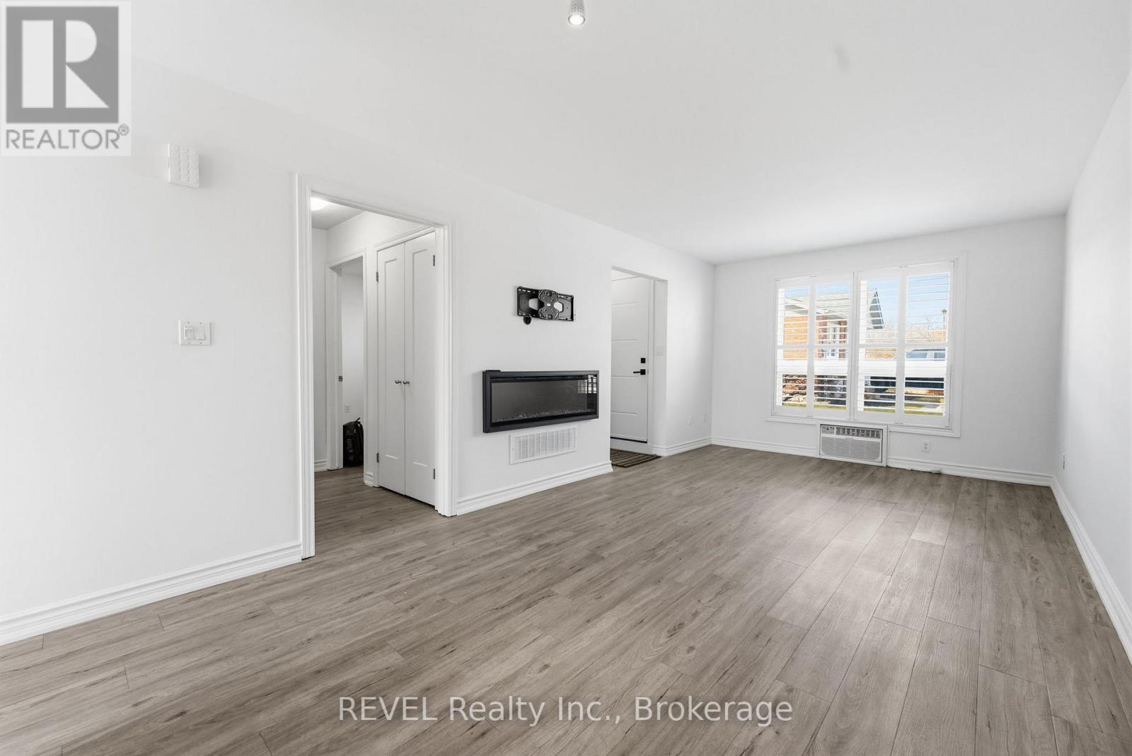 10 - 226 Vansickle Road, St. Catharines, Ontario  L2S 2S7 - Photo 8 - X12949708