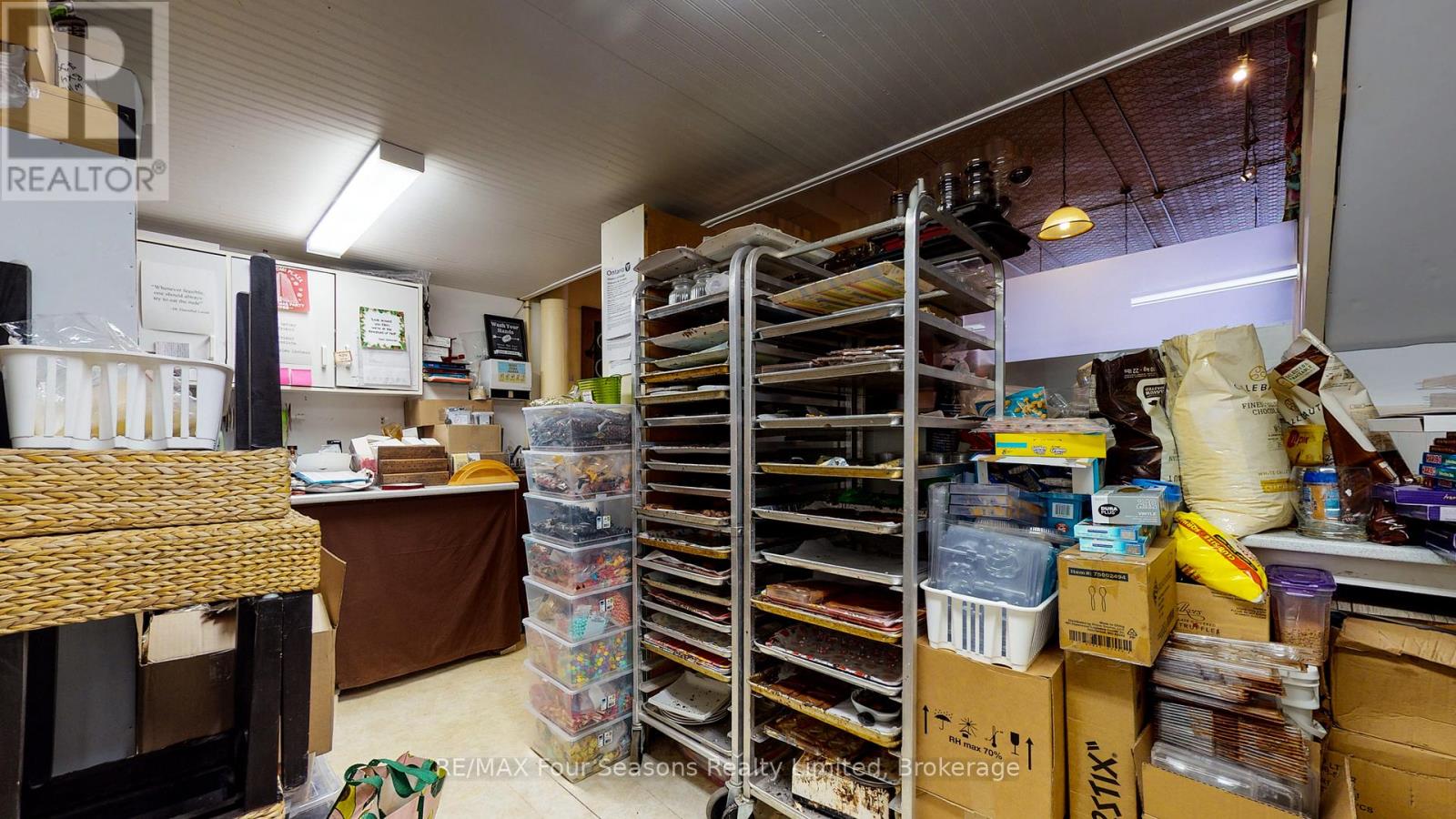 60, 62, 64 Hurontario Street, Collingwood, Ontario  L9Y 2L6 - Photo 32 - S12949914