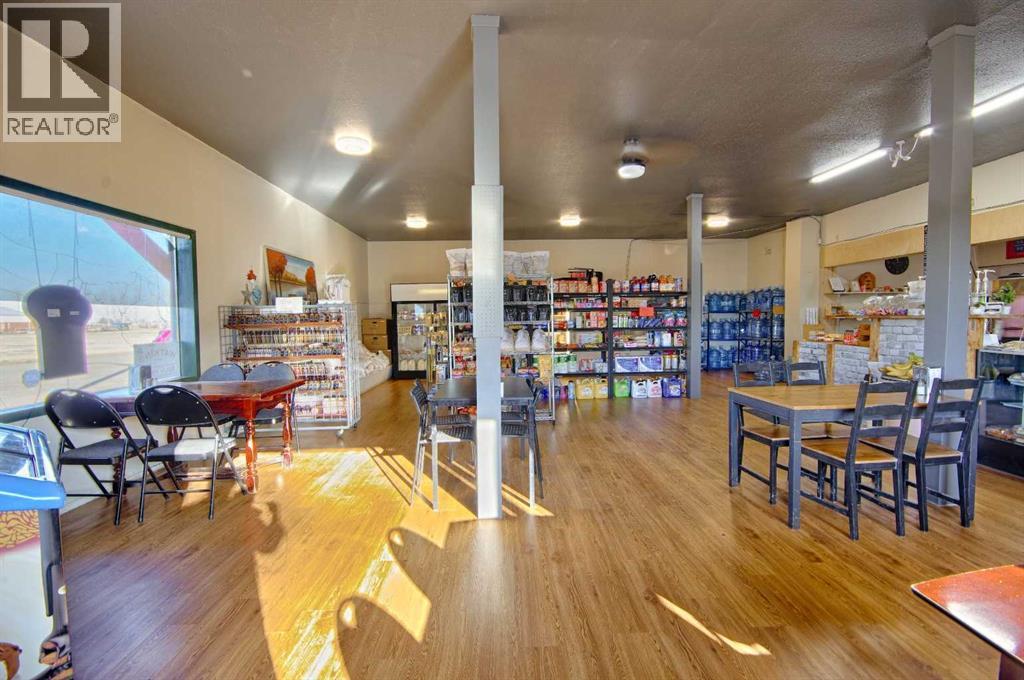 101 3 Street, Hays, Alberta  T0J 2S0 - Photo 2 - A2298518