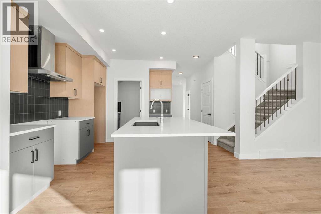 512 Lawthorn Way SE, Airdrie, Alberta  T4A 3N9 - Photo 11 - A2292536