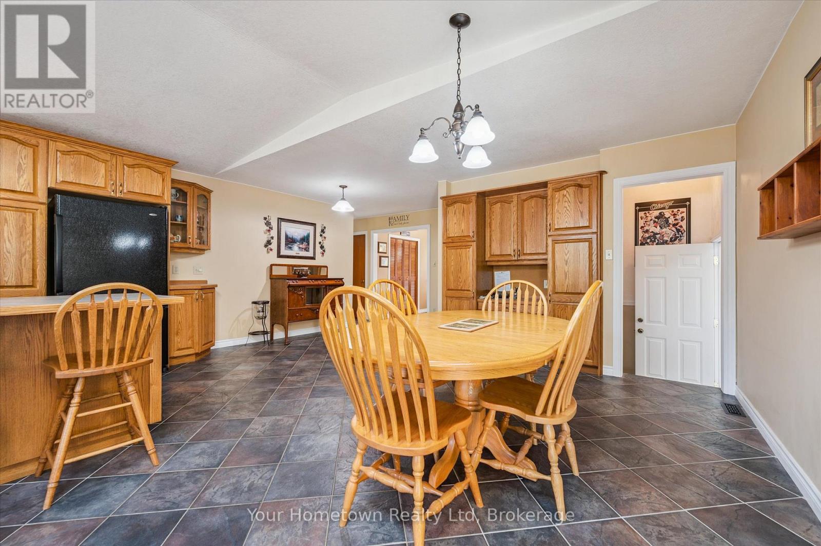 220 Colborne Street, Centre Wellington, Ontario  N0B 1S0 - Photo 20 - X12949654