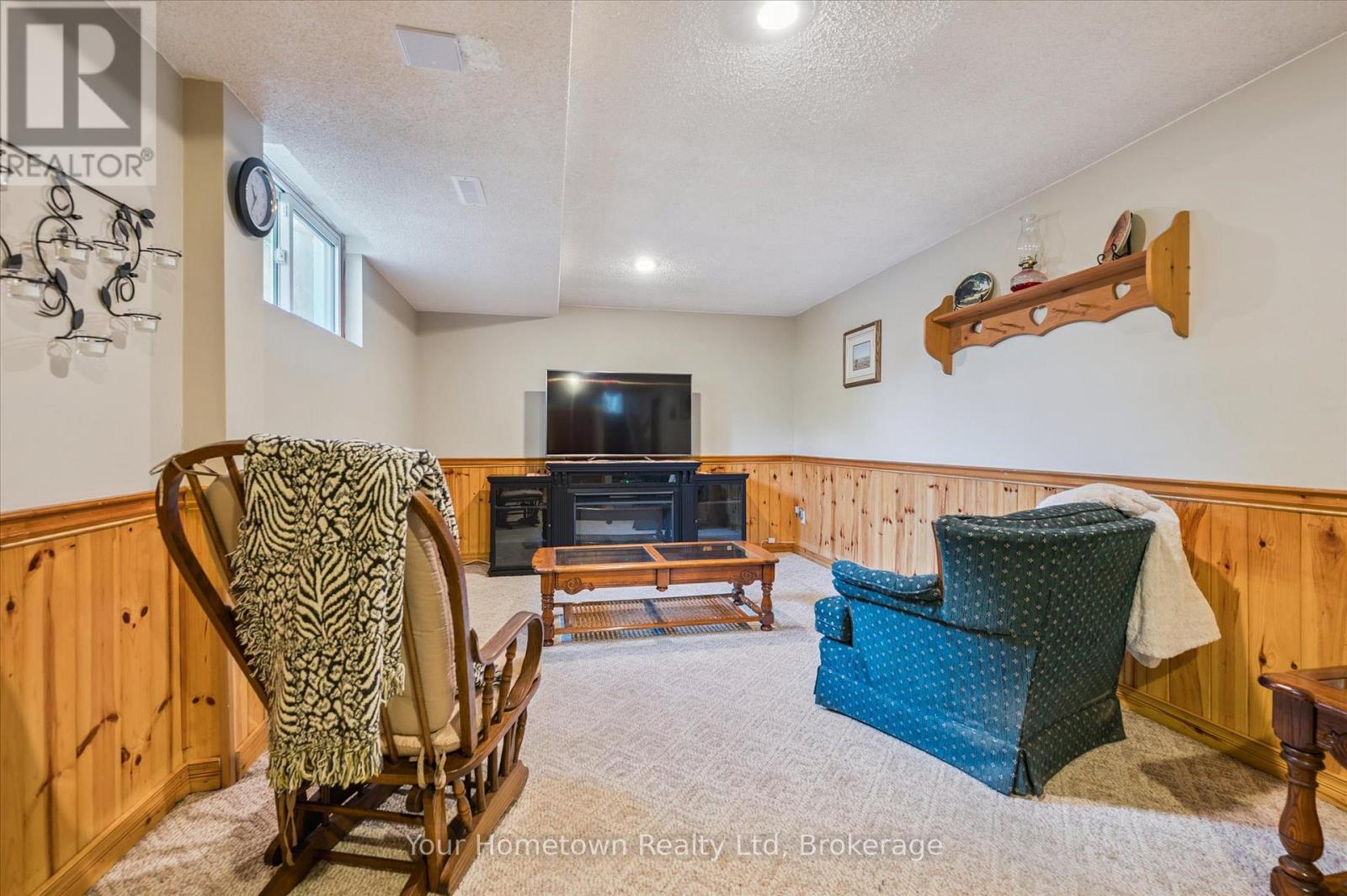 220 Colborne Street, Centre Wellington, Ontario  N0B 1S0 - Photo 26 - X12949654