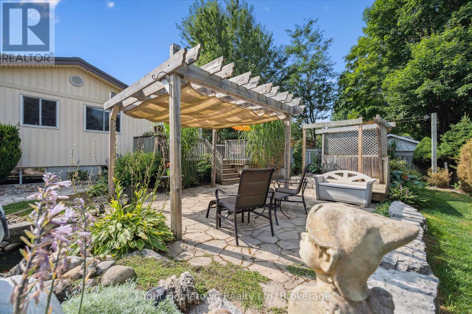 220 Colborne Street, Centre Wellington, Ontario  N0B 1S0 - Photo 33 - X12949654