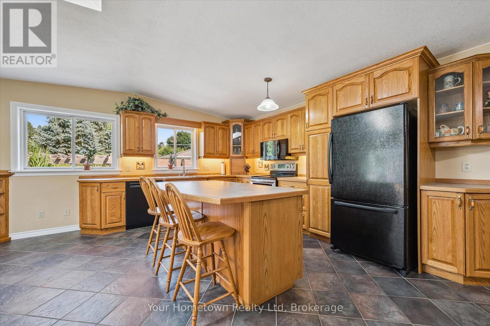 220 Colborne Street, Centre Wellington, Ontario  N0B 1S0 - Photo 9 - X12949654