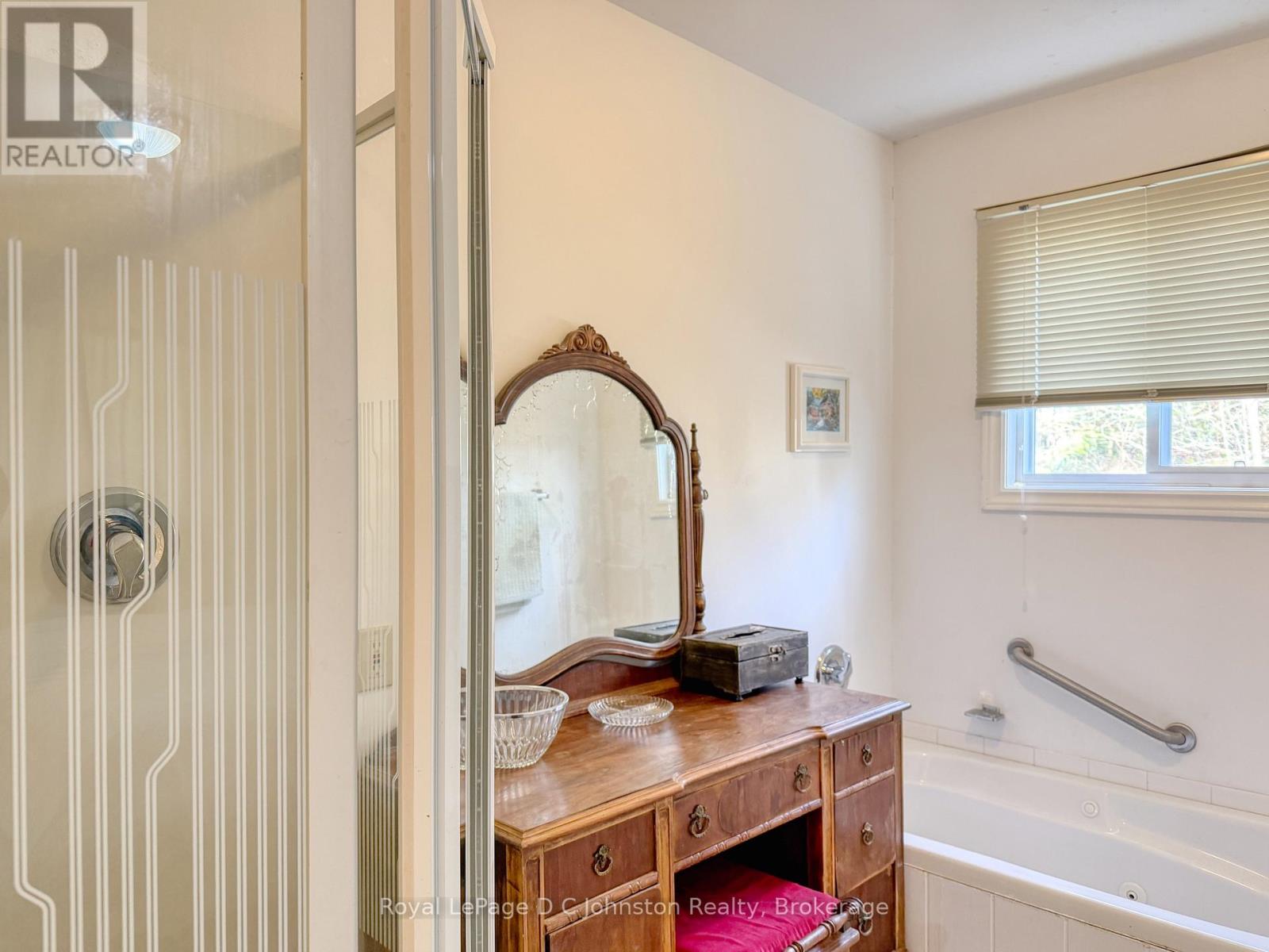 225 Bruce Road 13 Road, Native Leased Lands, Ontario  N0H 2L0 - Photo 16 - X12949746