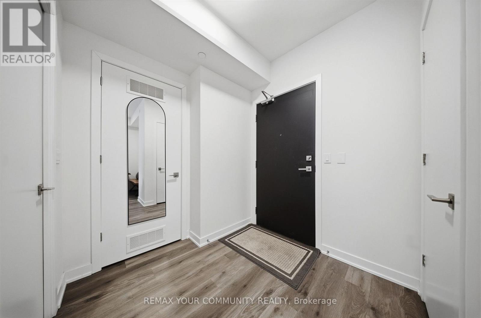 515 - 840 St. Clair Avenue W, Toronto, Ontario  M6C 0A4 - Photo 4 - C12949606