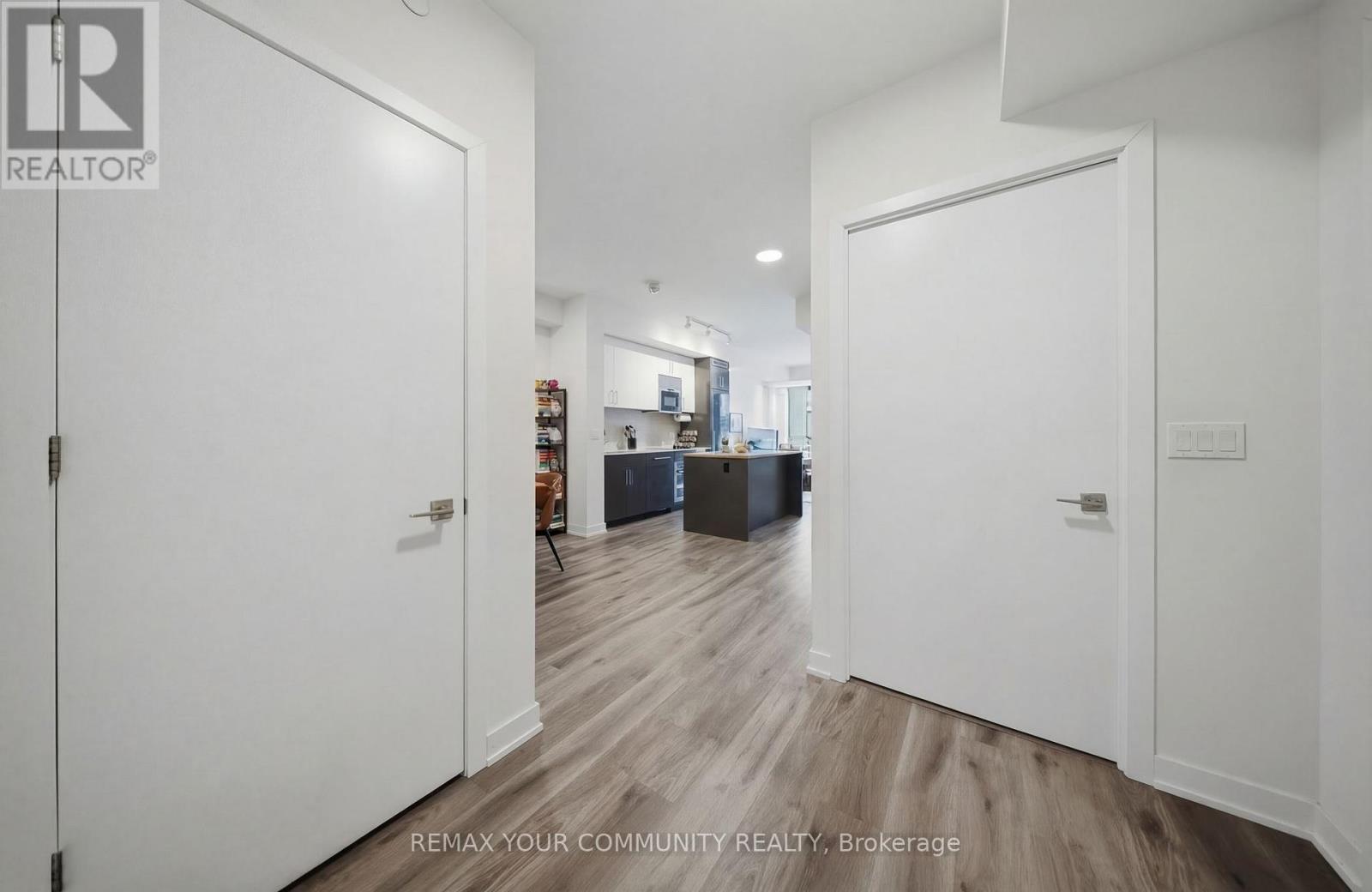 515 - 840 St. Clair Avenue W, Toronto, Ontario  M6C 0A4 - Photo 5 - C12949606