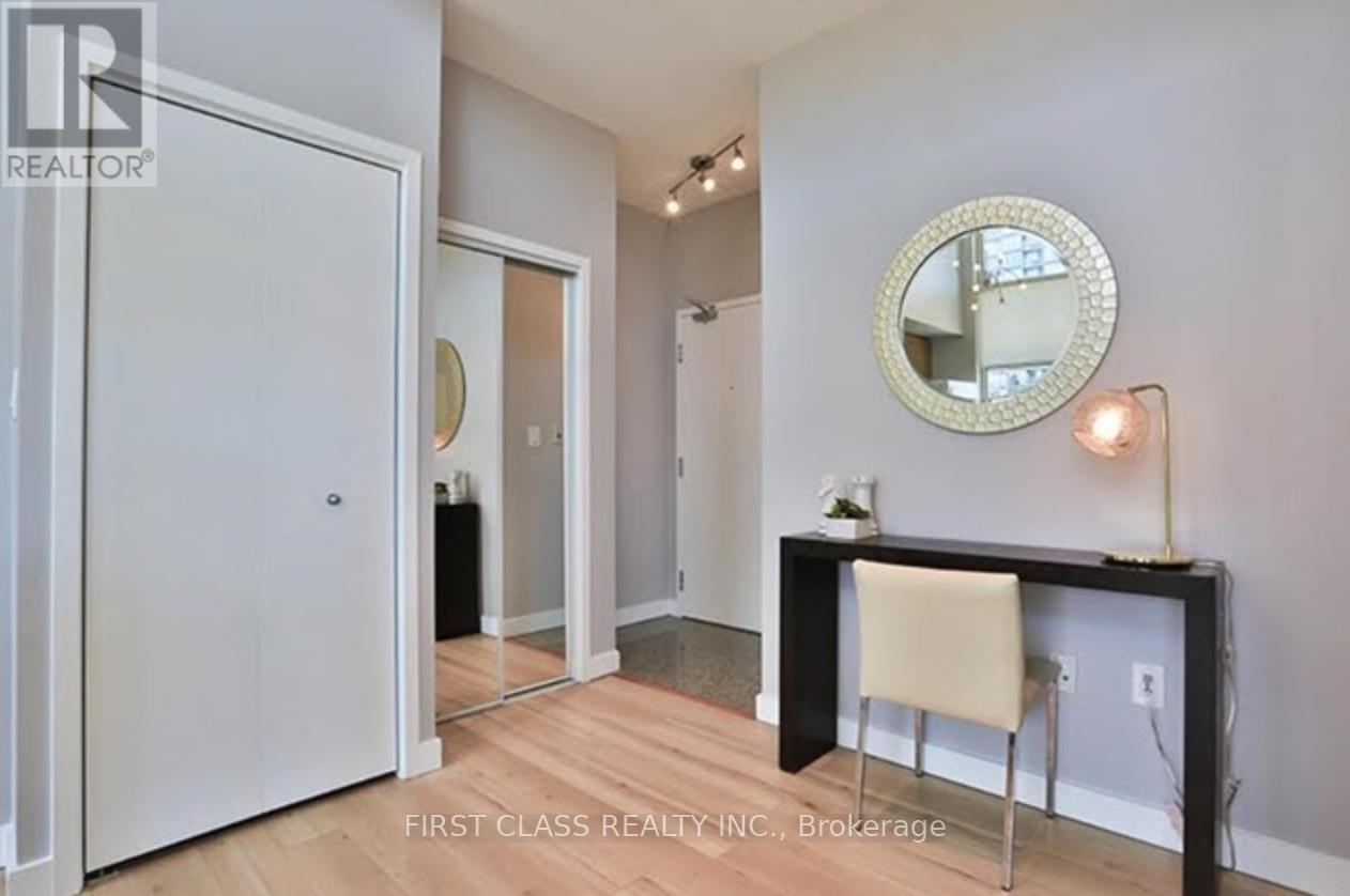 Ph805 - 9 Spadina Avenue, Toronto, Ontario  M5V 3V5 - Photo 3 - C12949646