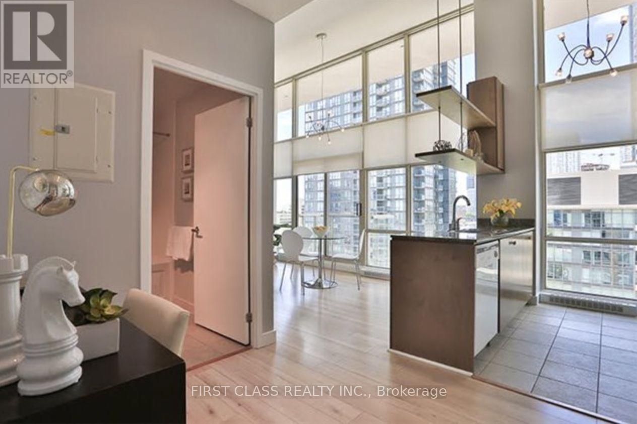 Ph805 - 9 Spadina Avenue, Toronto, Ontario  M5V 3V5 - Photo 4 - C12949646