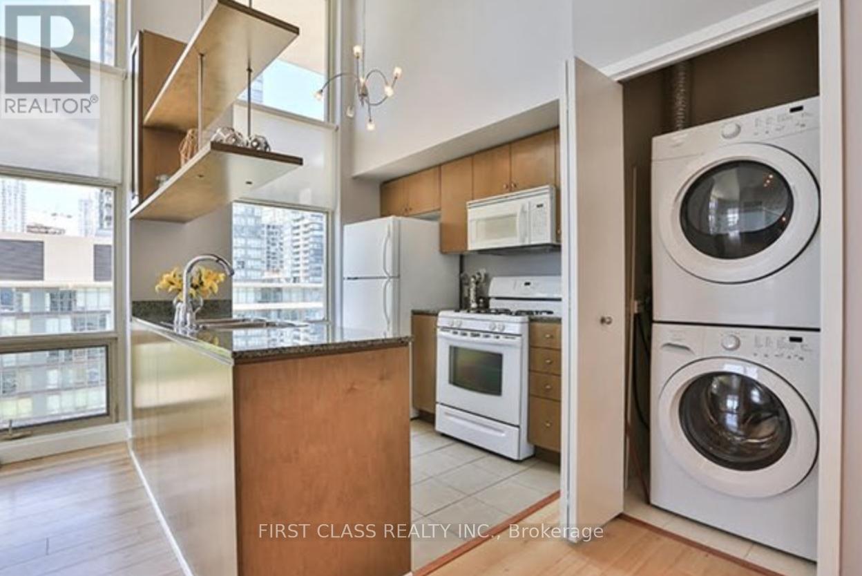 Ph805 - 9 Spadina Avenue, Toronto, Ontario  M5V 3V5 - Photo 8 - C12949646