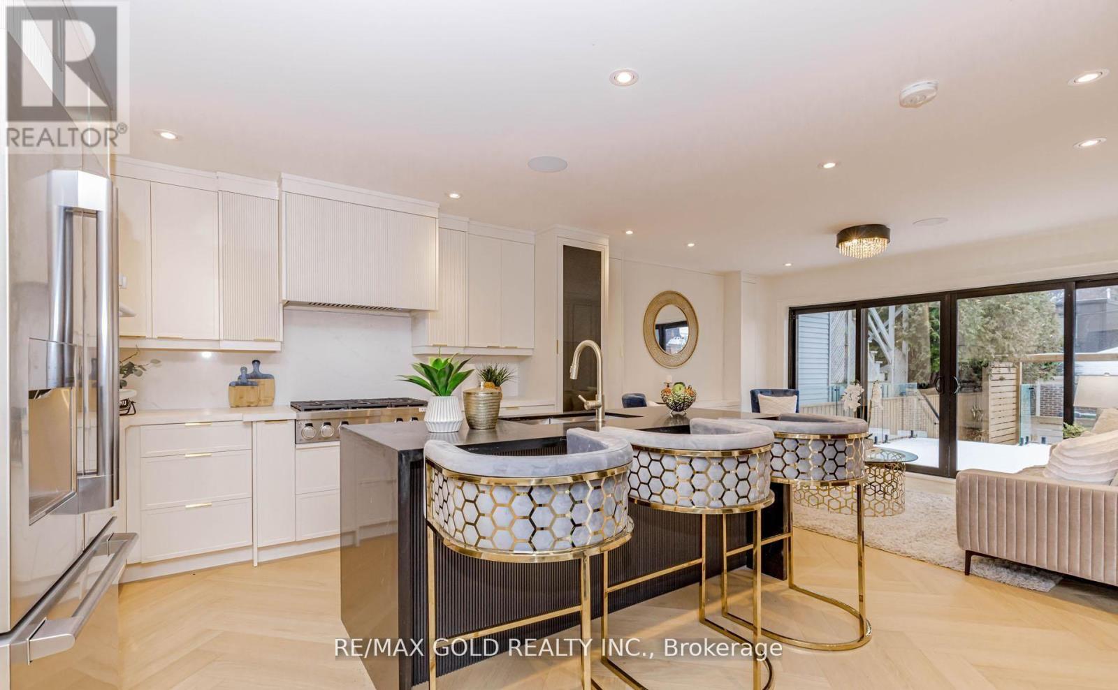 786 Euclid Avenue, Toronto, Ontario  M6G 2V4 - Photo 10 - C12949650