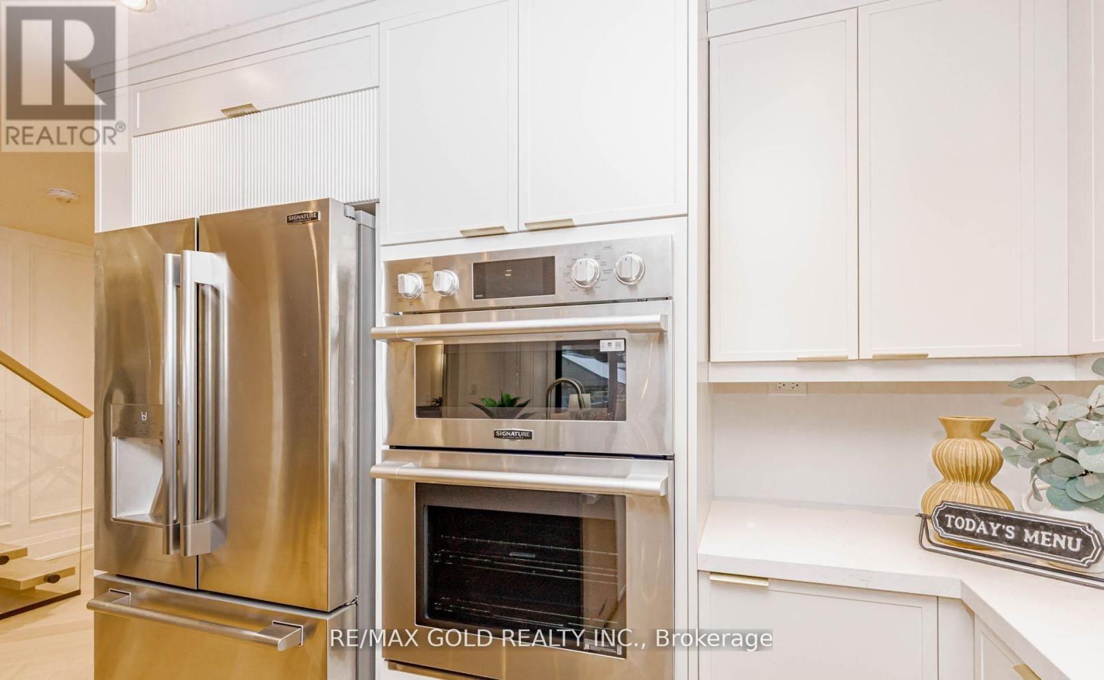 786 Euclid Avenue, Toronto, Ontario  M6G 2V4 - Photo 13 - C12949650