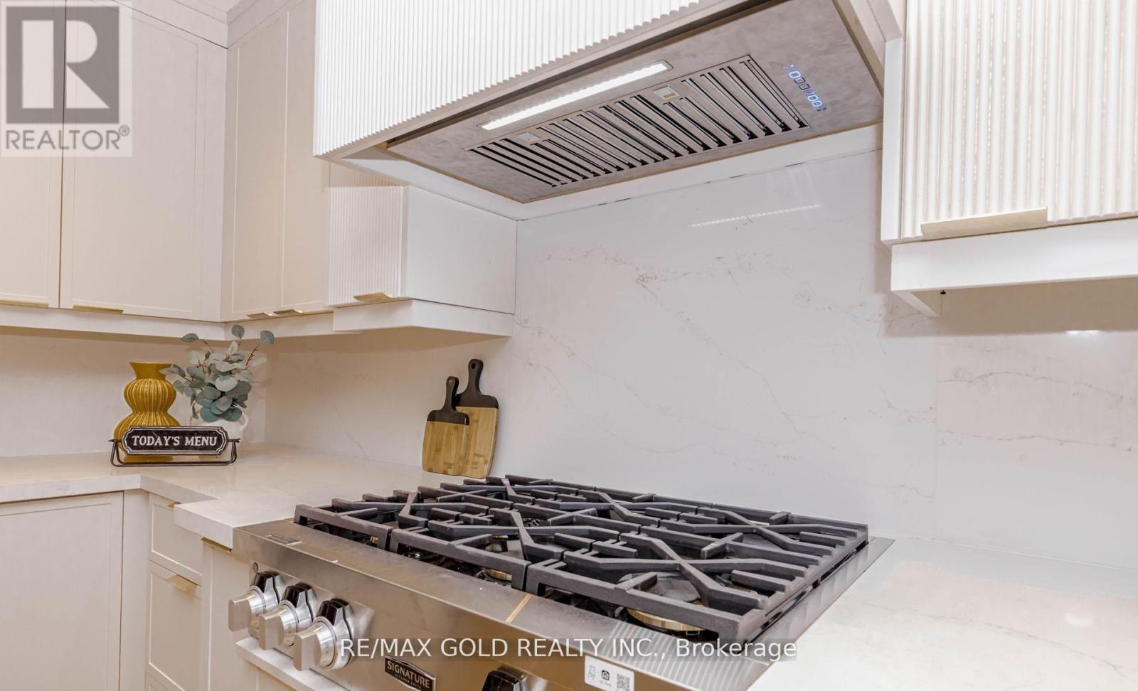 786 Euclid Avenue, Toronto, Ontario  M6G 2V4 - Photo 14 - C12949650