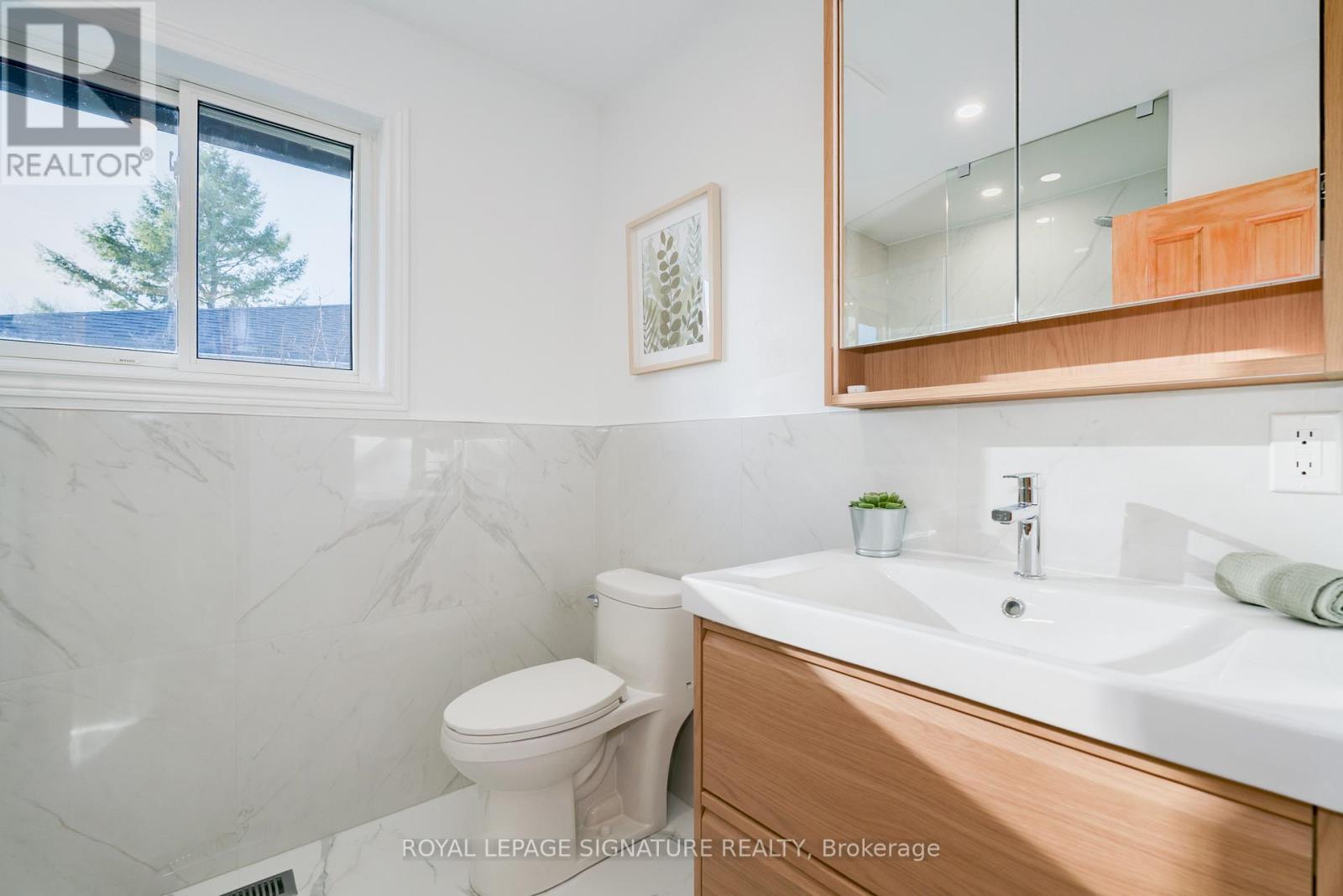 15 Prattley Drive, Toronto, Ontario  M2J 2K1 - Photo 14 - C12949754