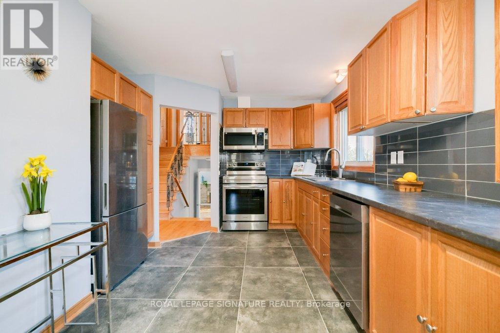 15 Prattley Drive, Toronto, Ontario  M2J 2K1 - Photo 5 - C12949754