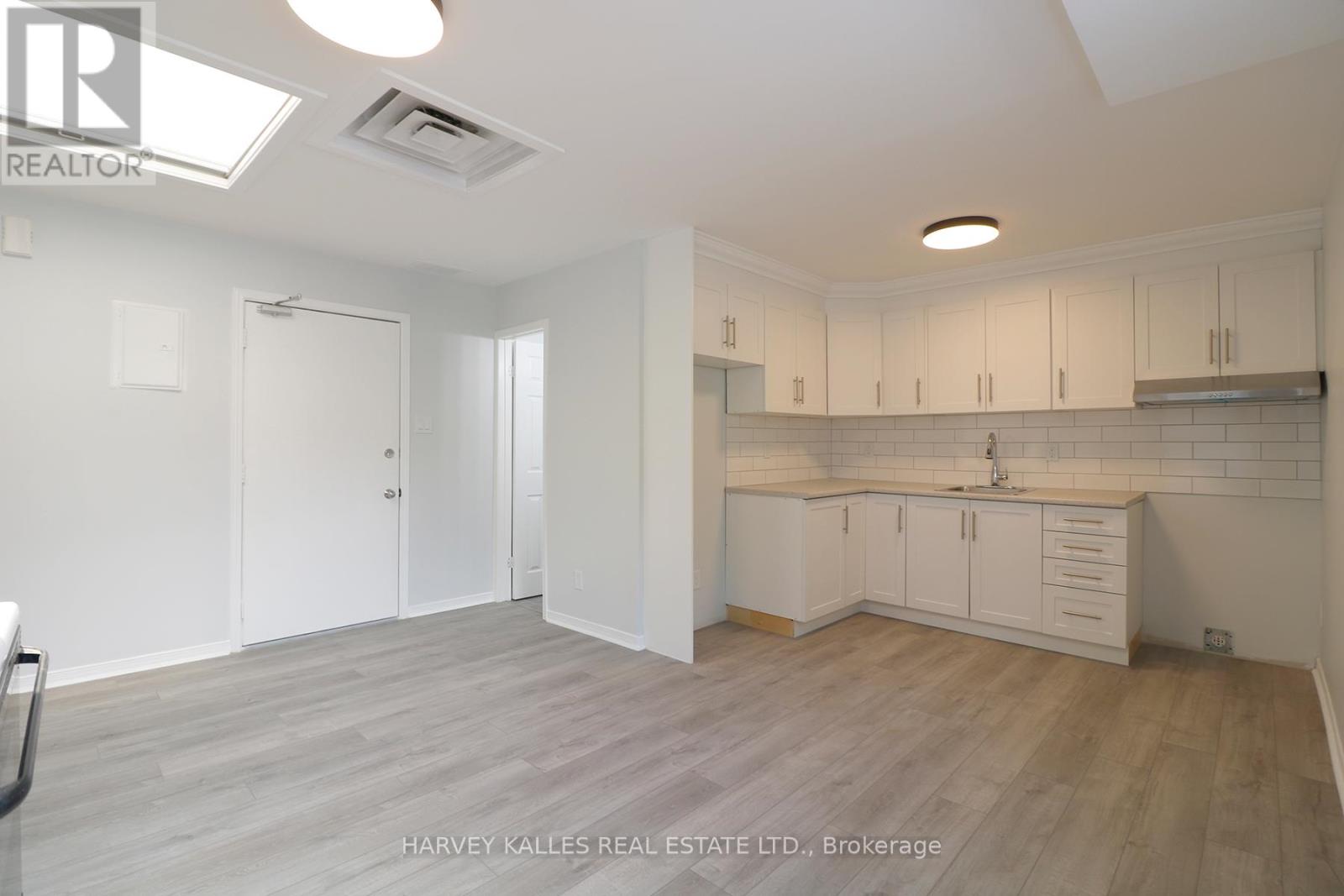 C - 201 Augusta Avenue, Toronto, Ontario  M5T 2L4 - Photo 3 - C12949780