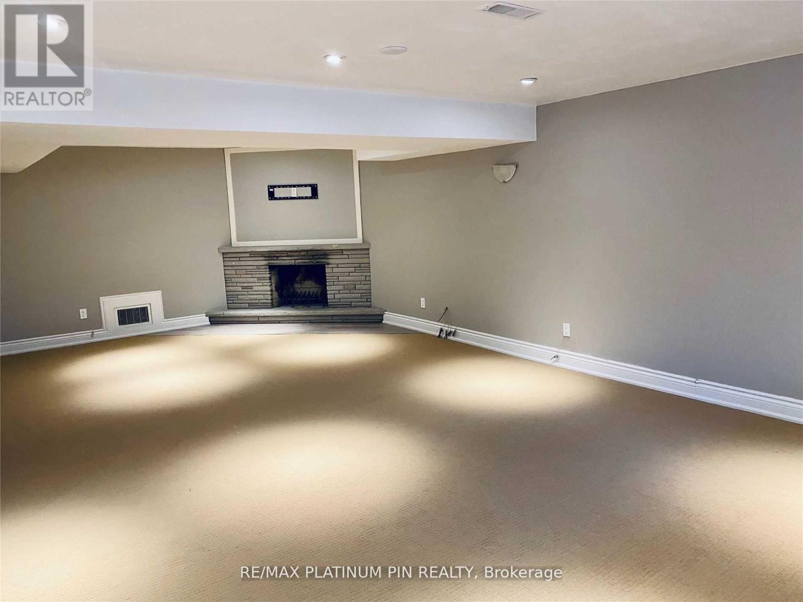 15 Whitelock Crescent, Toronto, Ontario  M2K 1V9 - Photo 14 - C12949840