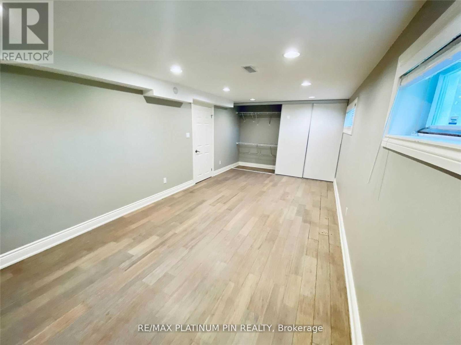 15 Whitelock Crescent, Toronto, Ontario  M2K 1V9 - Photo 16 - C12949840