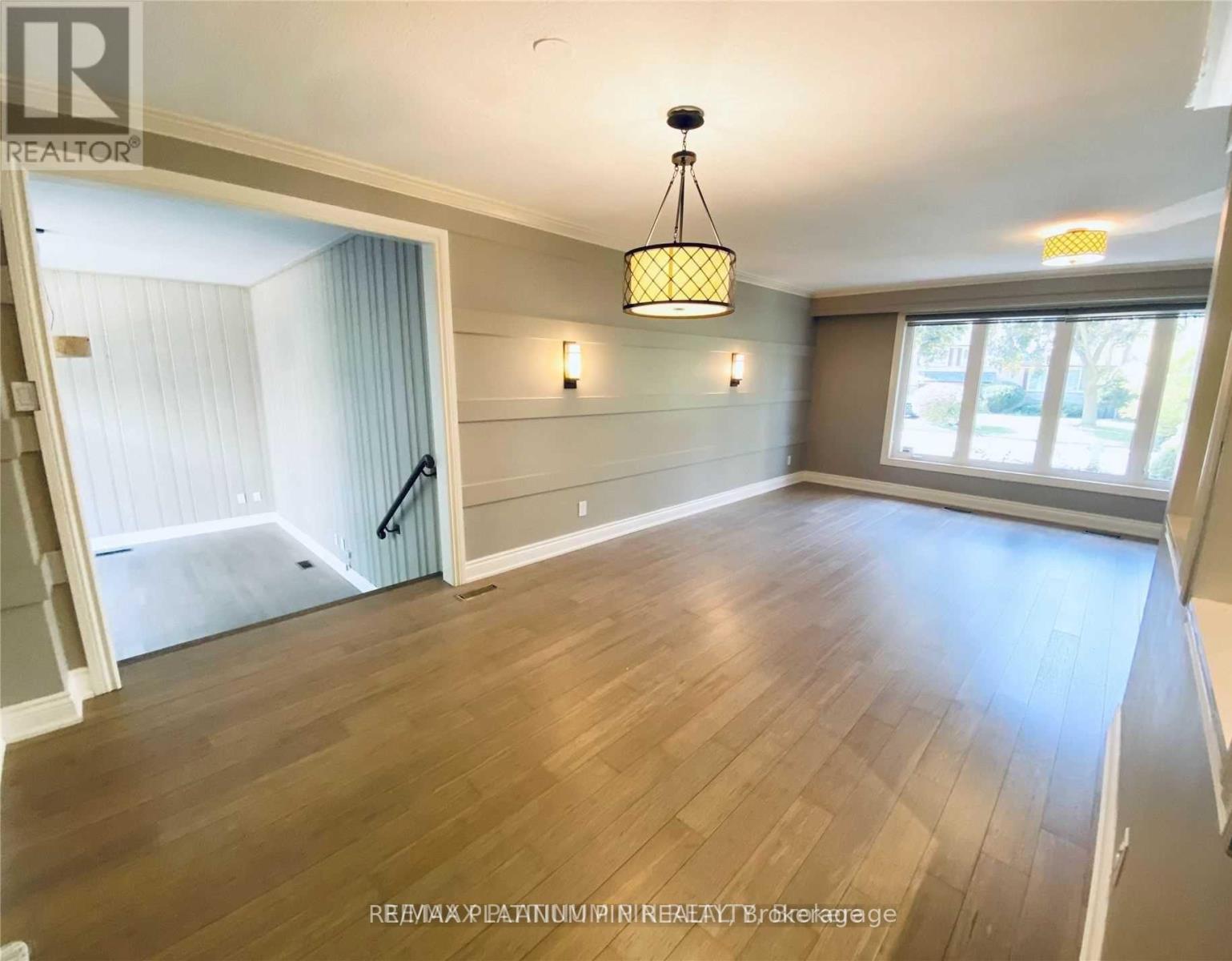 15 Whitelock Crescent, Toronto, Ontario  M2K 1V9 - Photo 4 - C12949840