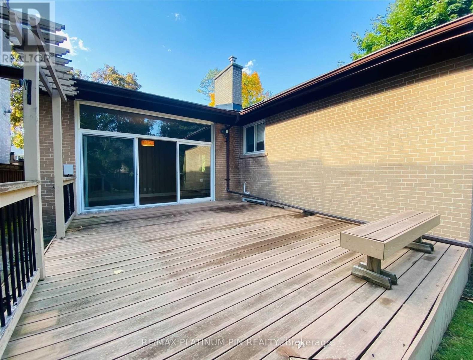 15 Whitelock Crescent, Toronto, Ontario  M2K 1V9 - Photo 6 - C12949840