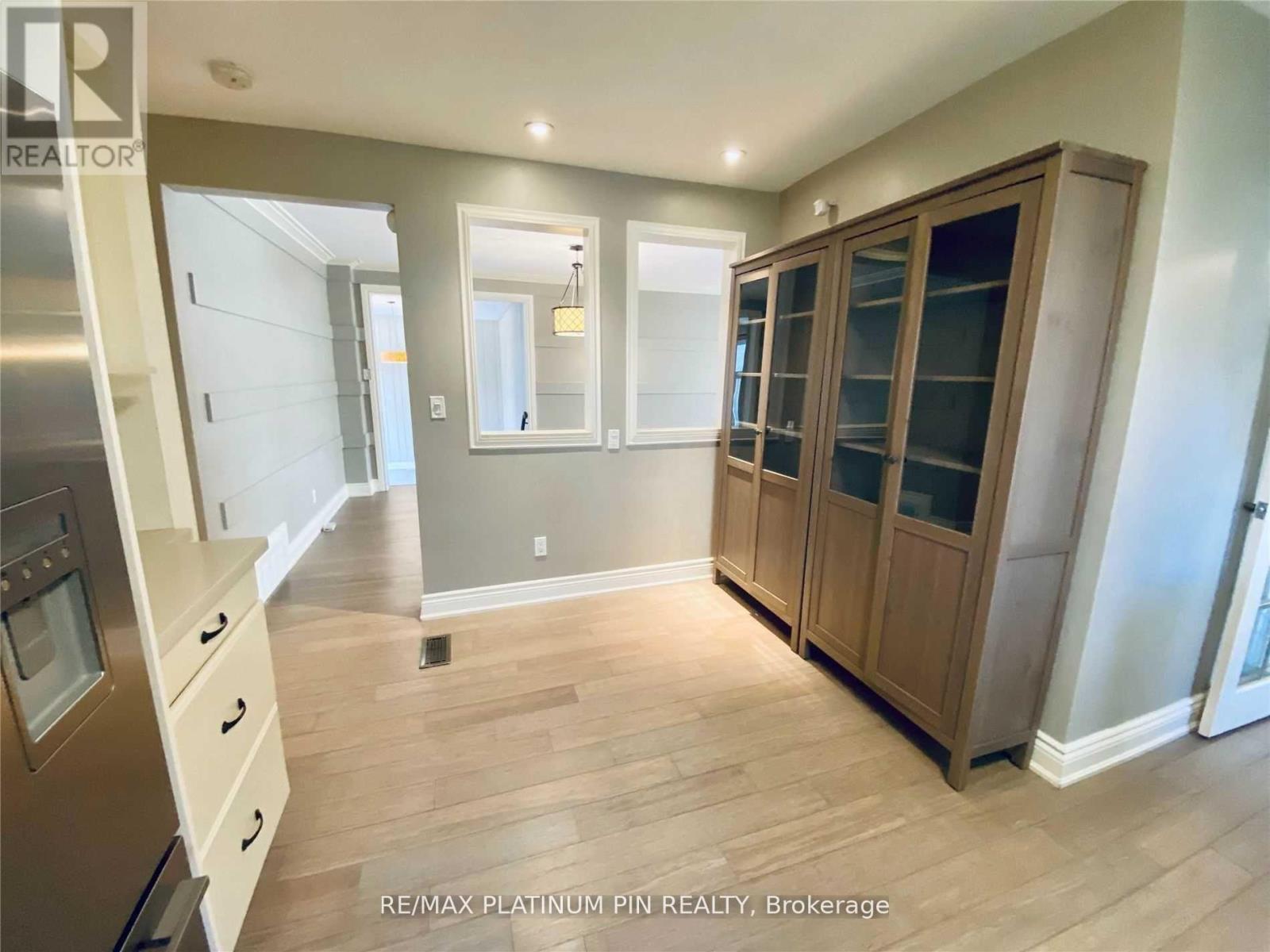 15 Whitelock Crescent, Toronto, Ontario  M2K 1V9 - Photo 8 - C12949840