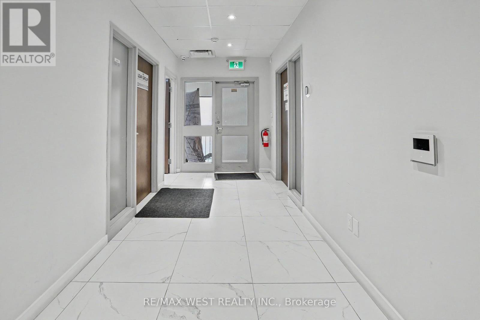 202 - 6174 Yonge Street, Toronto, Ontario  M2M 3X1 - Photo 10 - C12949880
