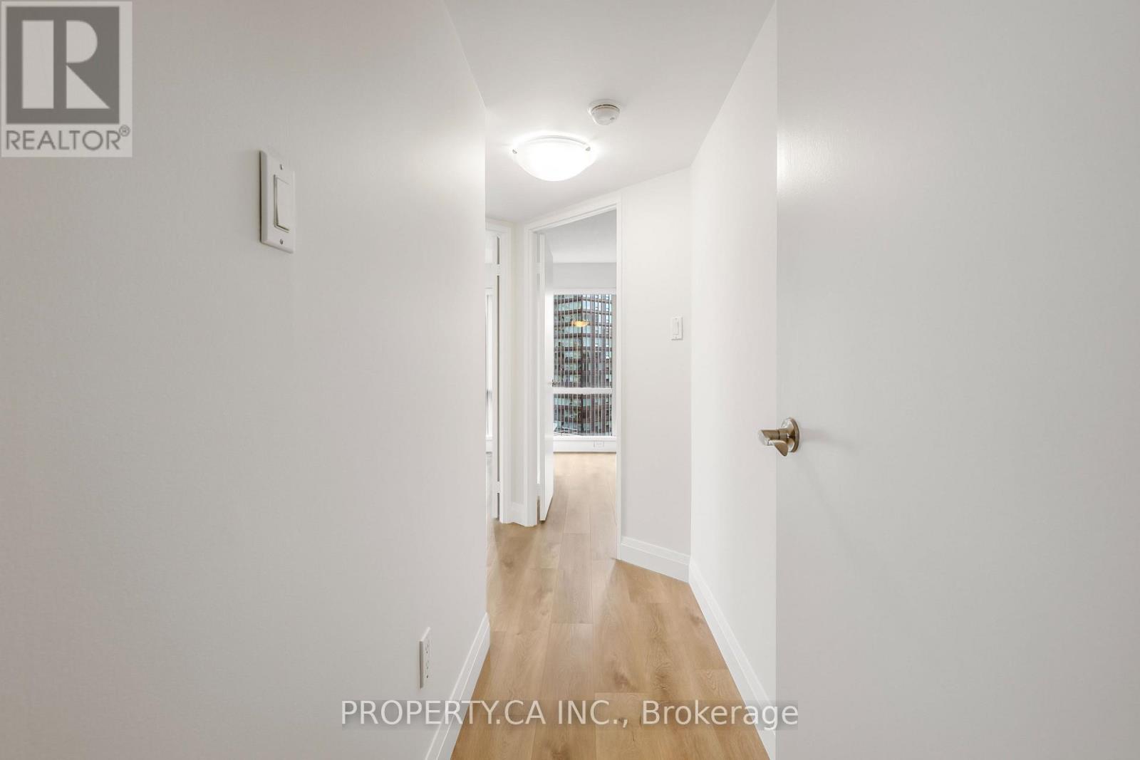 2204 - 1001 Bay Street, Toronto, Ontario  M5S 3A6 - Photo 20 - C12950004