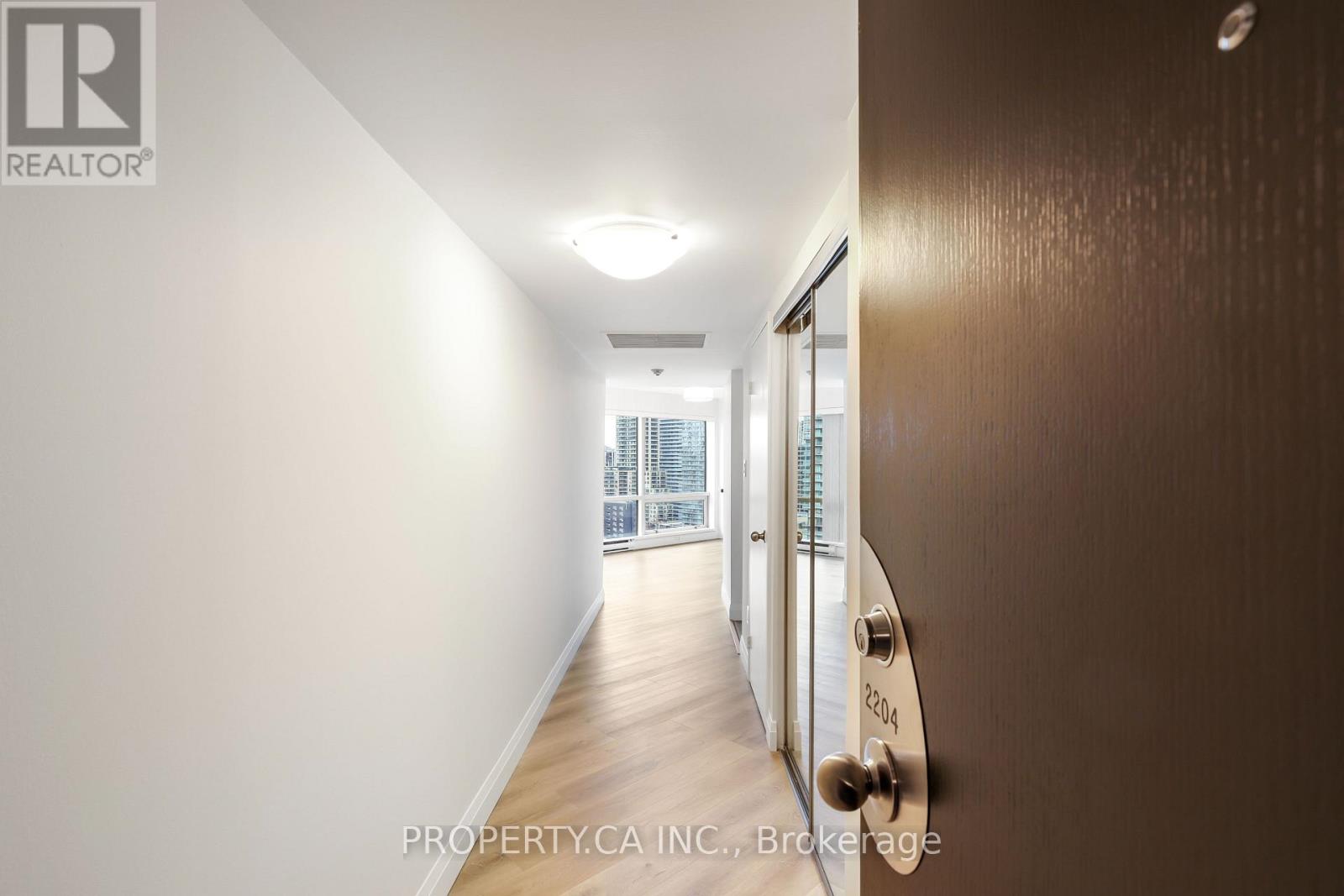 2204 - 1001 Bay Street, Toronto, Ontario  M5S 3A6 - Photo 5 - C12950004