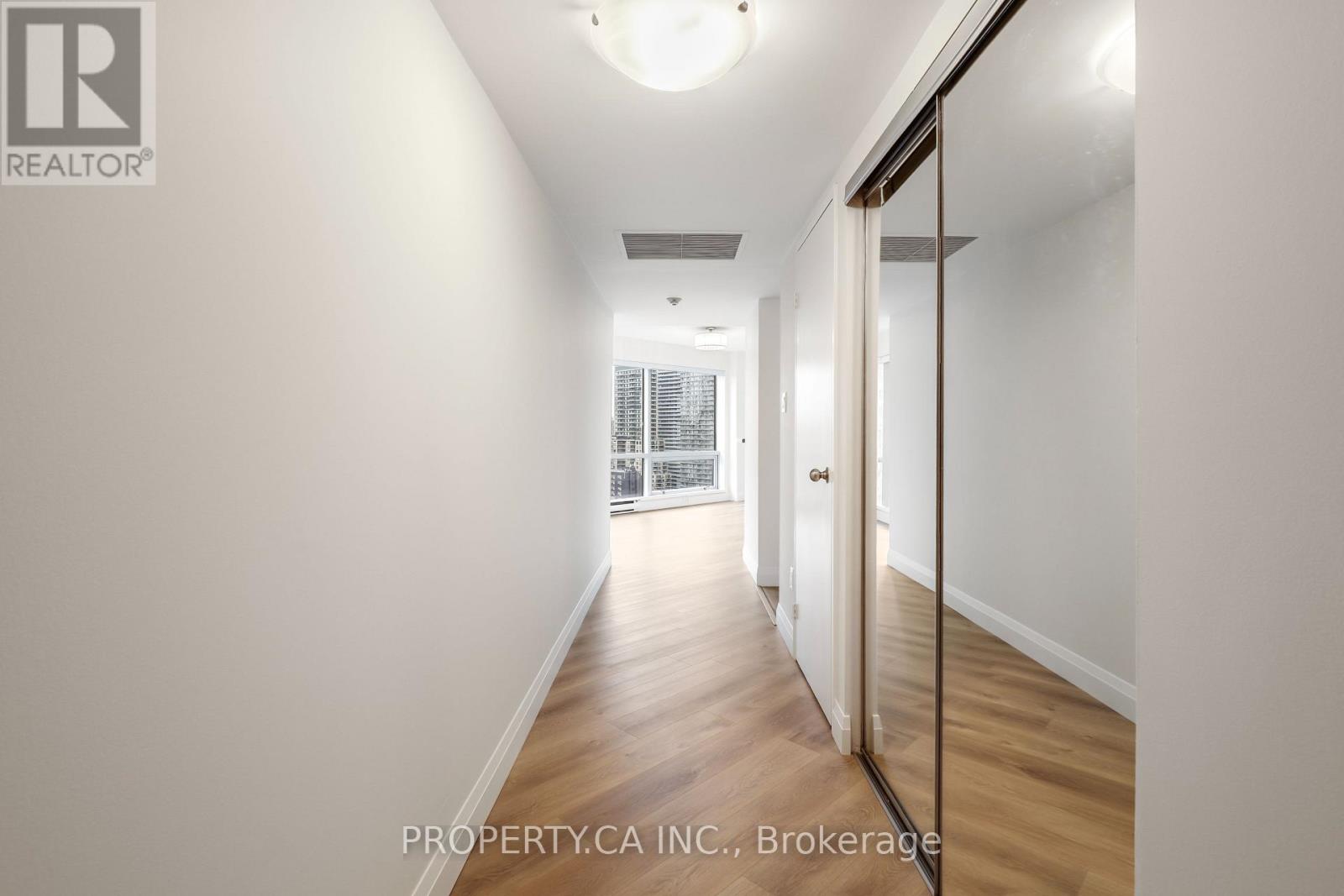 2204 - 1001 Bay Street, Toronto, Ontario  M5S 3A6 - Photo 6 - C12950004