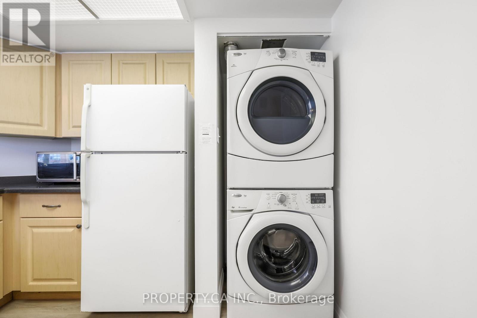 2204 - 1001 Bay Street, Toronto, Ontario  M5S 3A6 - Photo 8 - C12950004