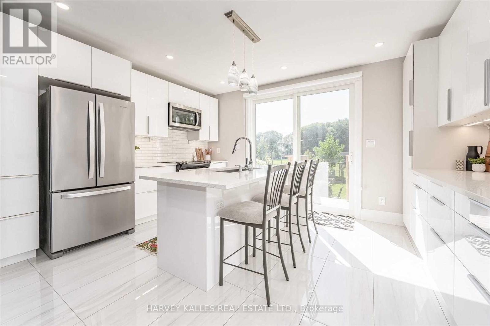 26 Leyton Avenue, Toronto, Ontario  M1L 3T4 - Photo 13 - E12949632