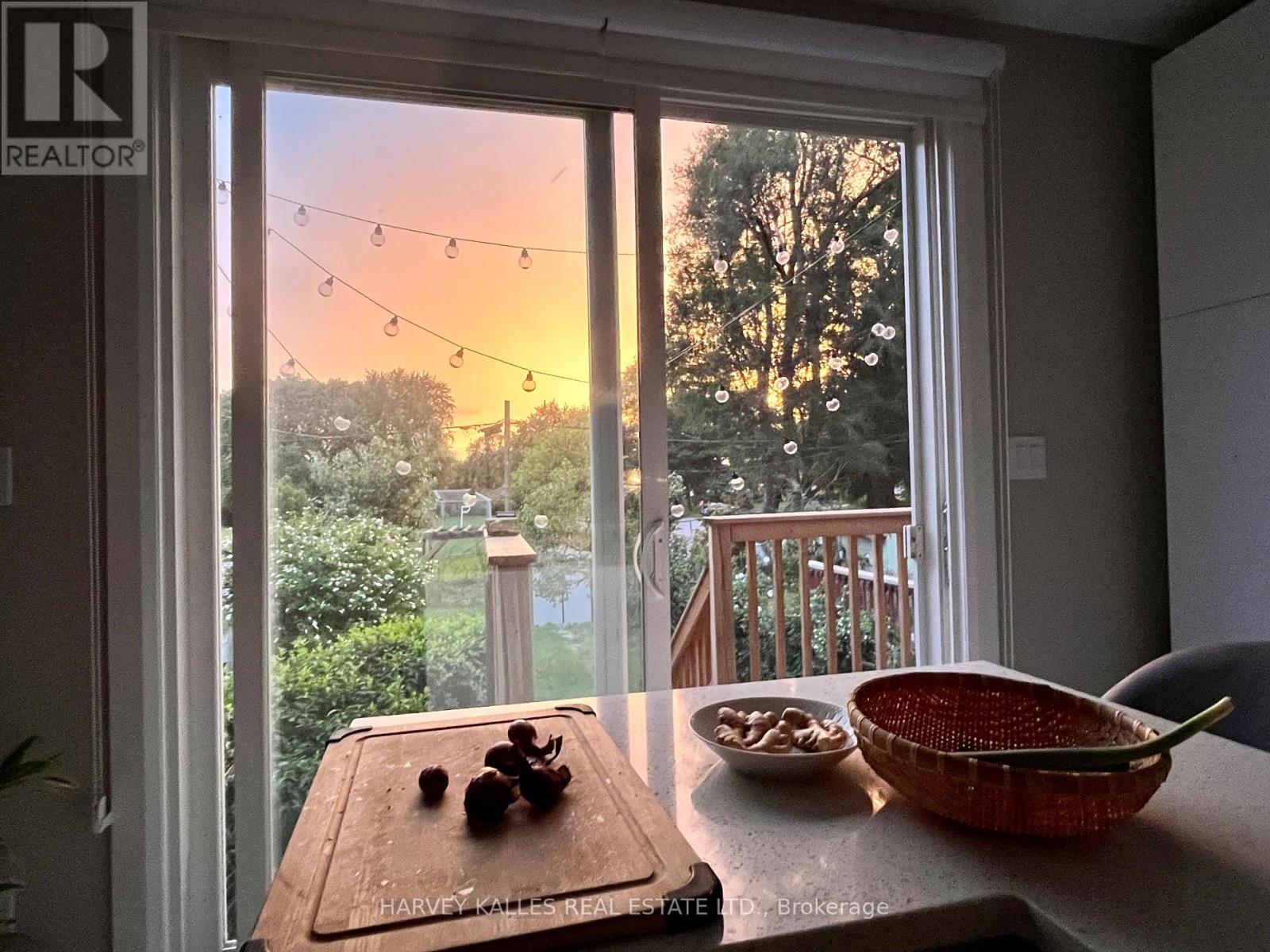 26 Leyton Avenue, Toronto, Ontario  M1L 3T4 - Photo 3 - E12949632