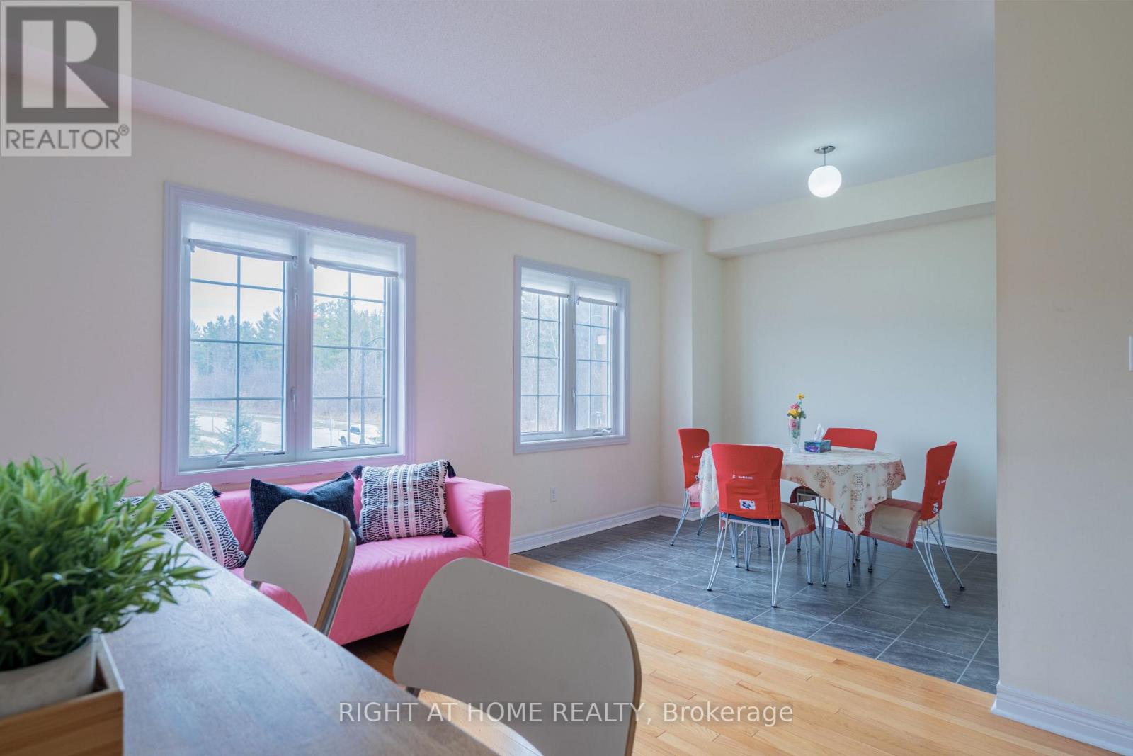 1518 Shepway Mews, Pickering, Ontario  L1X 0C7 - Photo 14 - E12949756