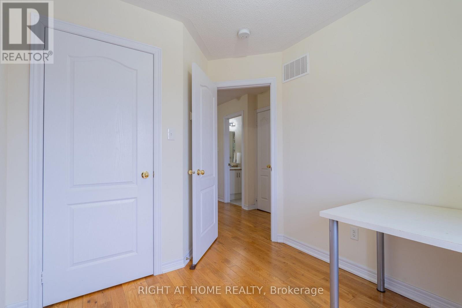 1518 Shepway Mews, Pickering, Ontario  L1X 0C7 - Photo 26 - E12949756