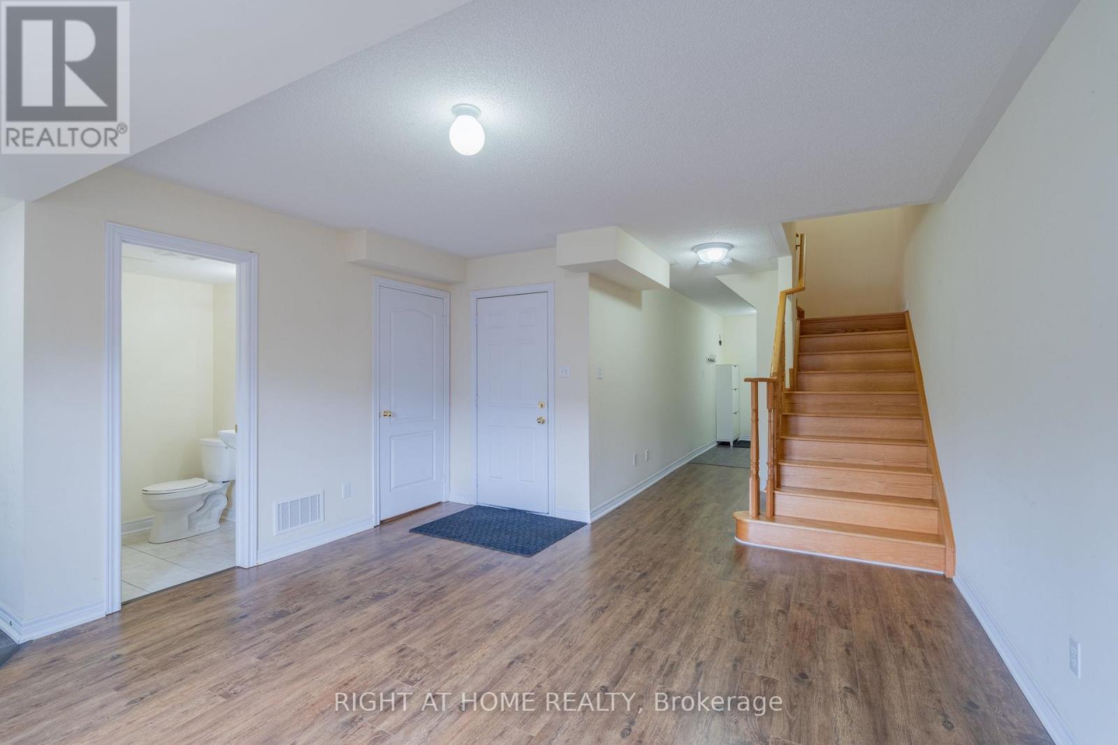 1518 Shepway Mews, Pickering, Ontario  L1X 0C7 - Photo 6 - E12949756