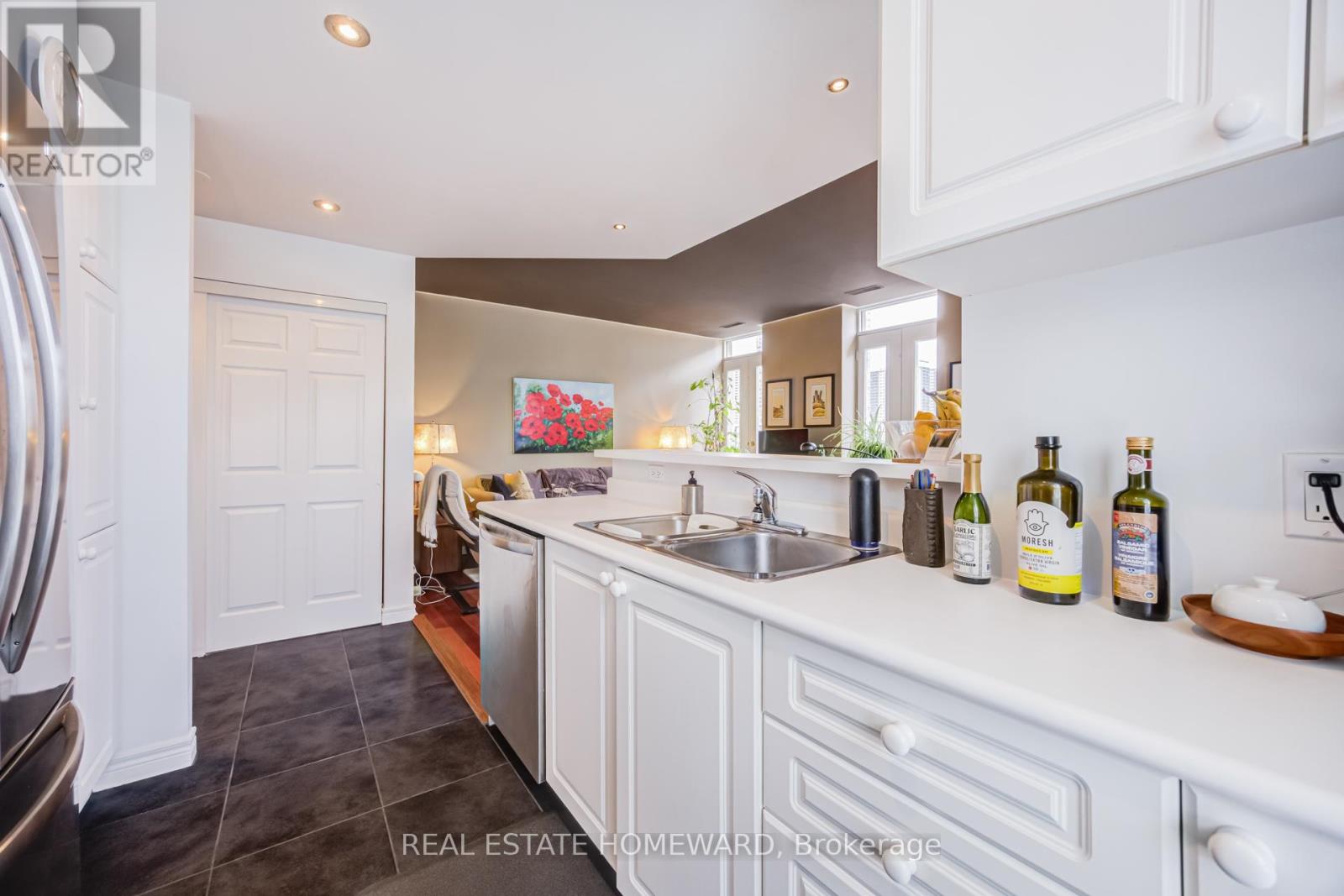 702 - 135 Maitland Street, Toronto, Ontario  M4Y 1E5 - Photo 12 - C12941344