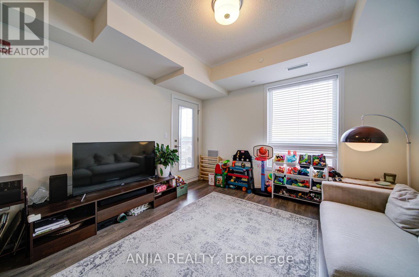 614 - 58 Adam Sellers Street, Markham, Ontario L6B 1P5 - Photo 21 - N12935980