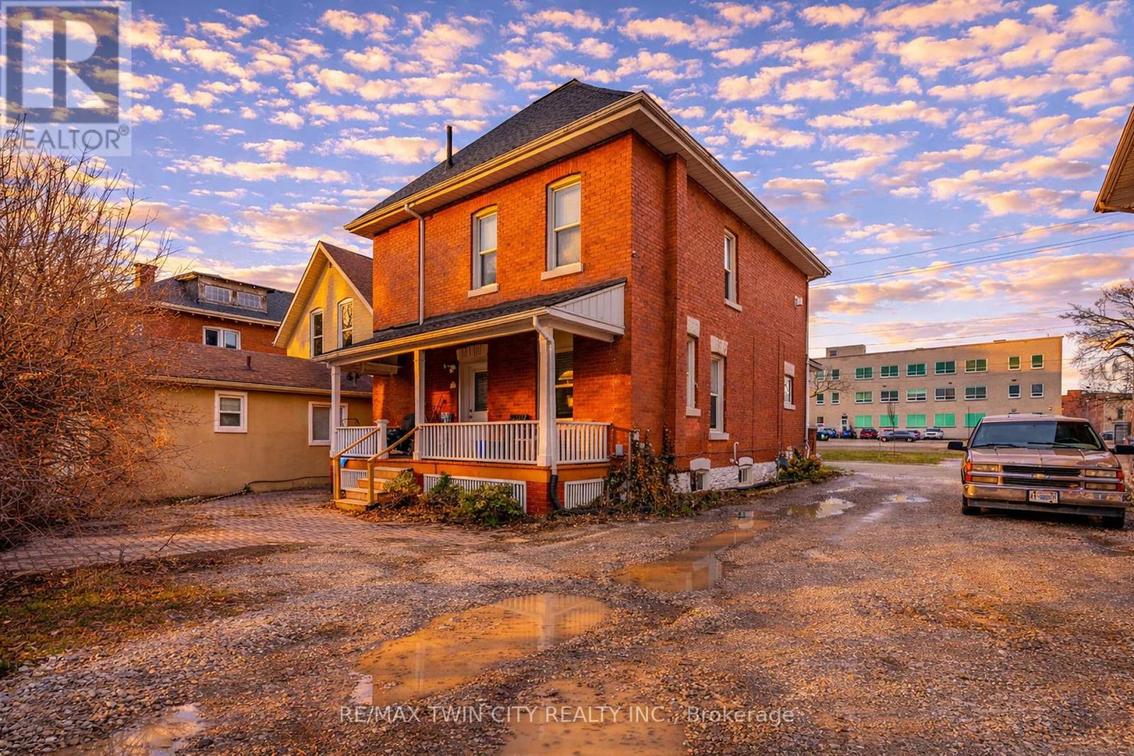 38 Nelson Street, Brantford, Ontario  N3T 2M8 - Photo 33 - X12793414