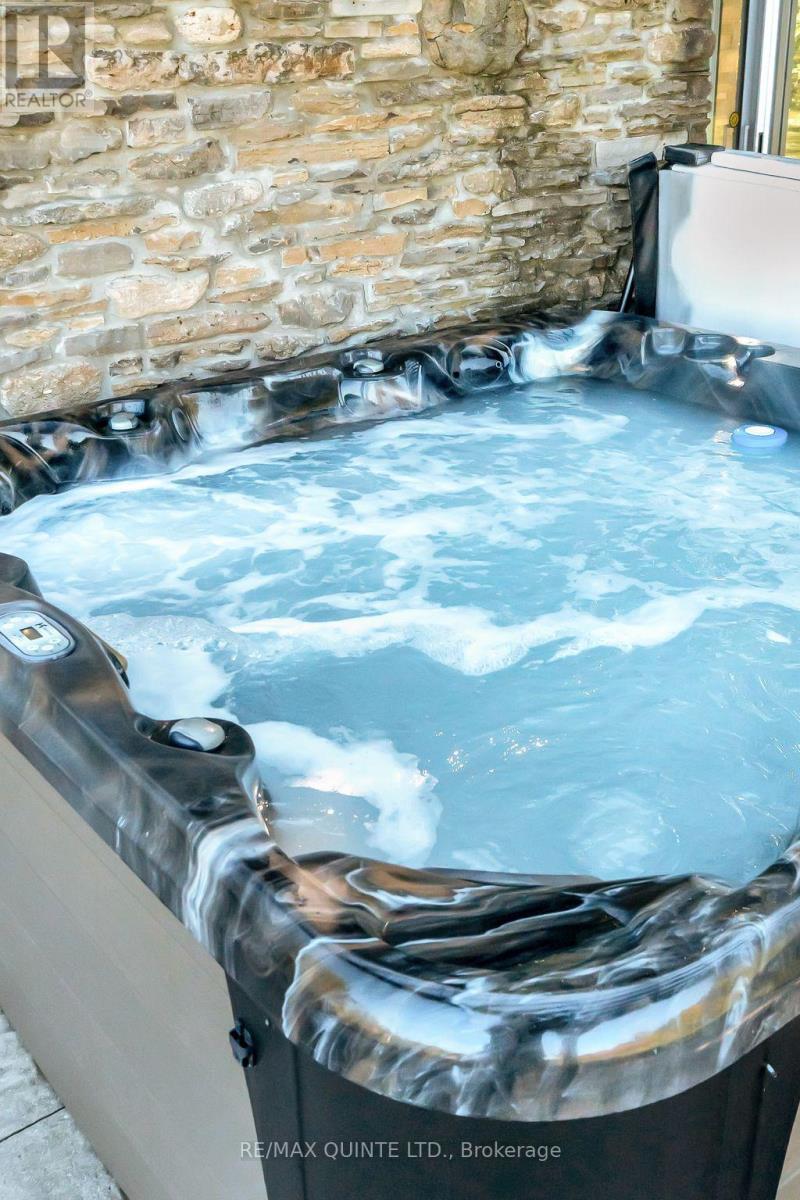 1245 Miller Road, Prince Edward County, Ontario  K0K 2T0 - Photo 43 - X12695168