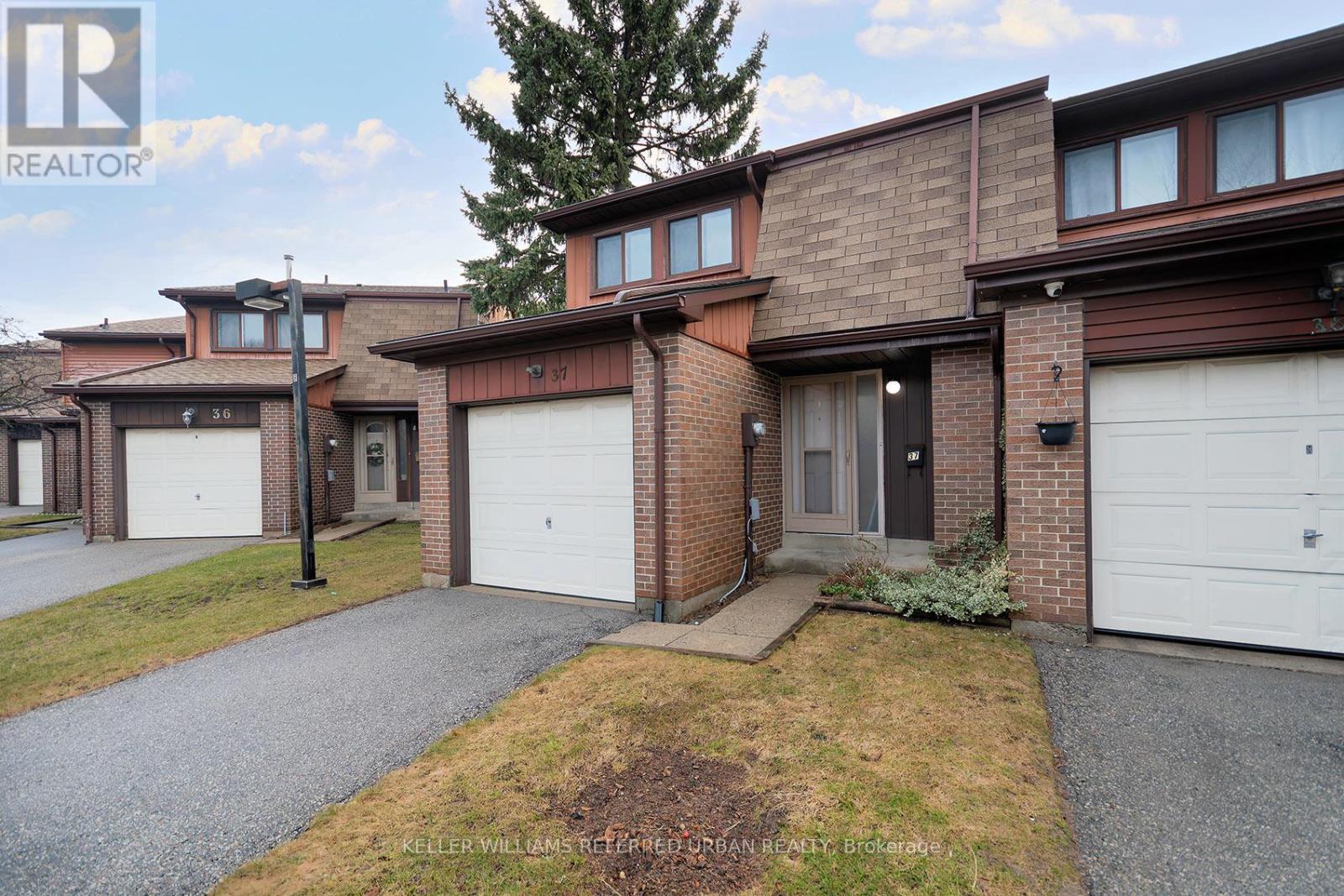 37 - 11 Plaisance Road, Richmond Hill, Ontario  L4C 5H1 - Photo 2 - N12949552