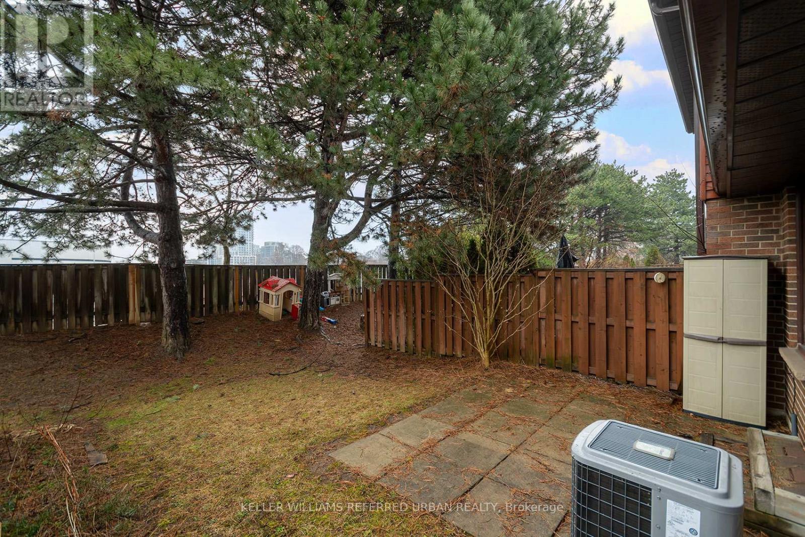 37 - 11 Plaisance Road, Richmond Hill, Ontario  L4C 5H1 - Photo 34 - N12949552