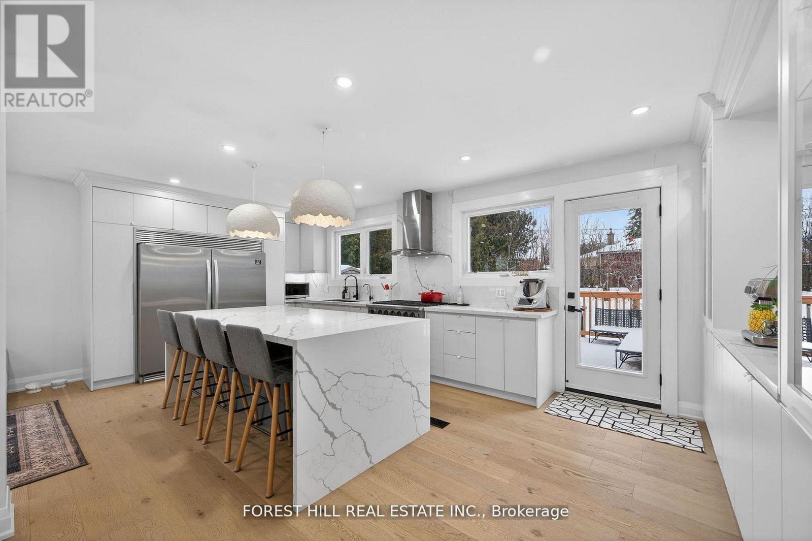 4 Holman Crescent, Aurora, Ontario  L4G 1Z9 - Photo 6 - N12949584